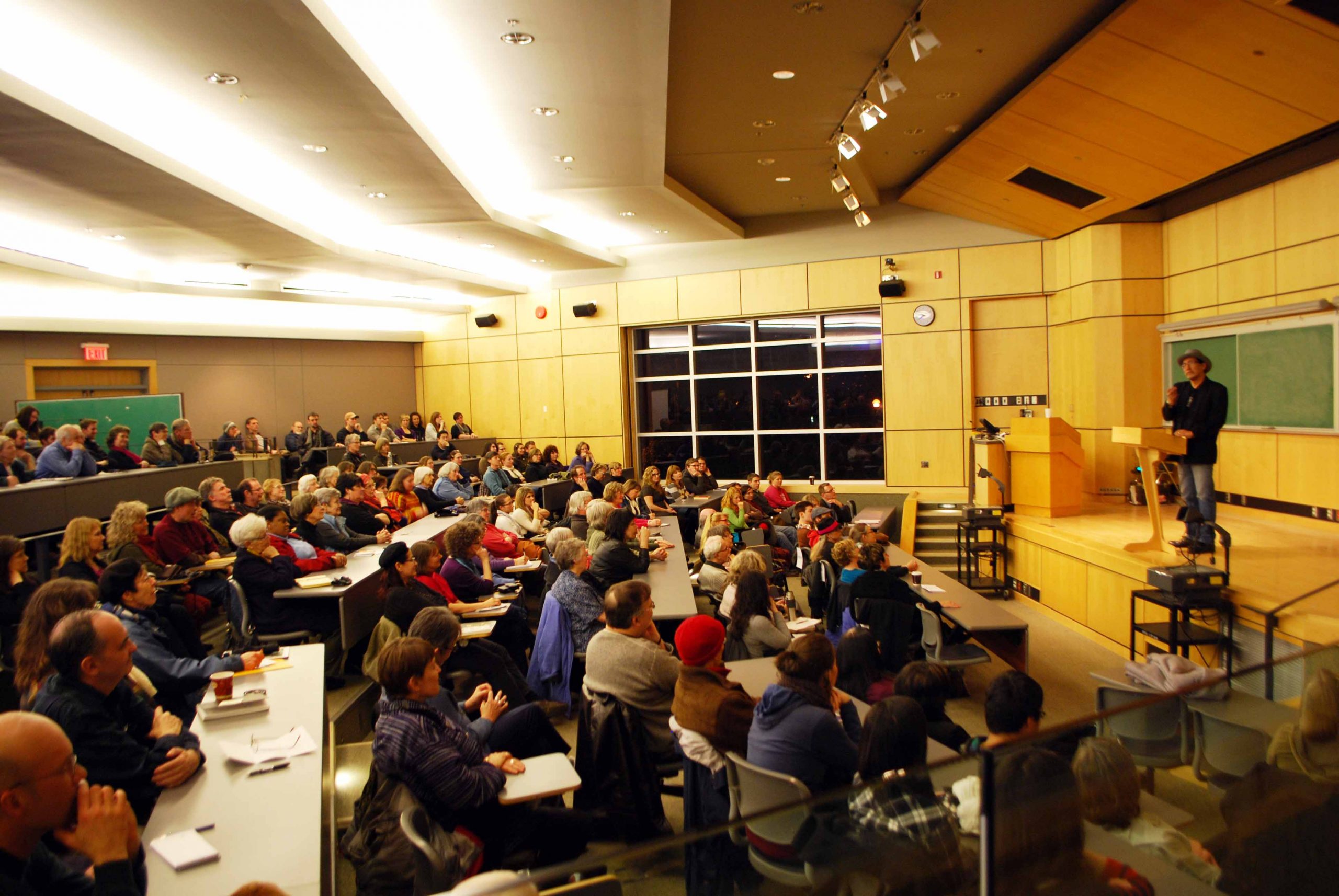 http://finearts.uvic.ca/blog/wp-content/uploads/2014/06/Crowd-at-Wagamese-lecture.jpg